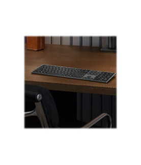 Dell | Premier Multi-Device Keyboard and Mouse | KM7321W | Keyboard and Mouse Set | Wireless | Batteries included | EE | Titan 