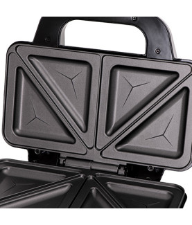 Adler | Sandwich maker | AD 3043 | 900 W | Number of plates 1 | Number of pastry 2 | Black