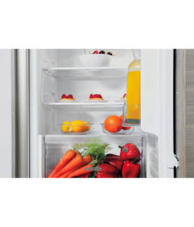 Whirlpool Refrigerator | ARG 7342 | Energy efficiency class E | Built-in | Larder | Height 122 cm | Fridge net capacity 171 L |