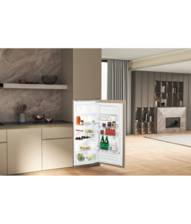 Whirlpool Refrigerator | ARG 7342 | Energy efficiency class E | Built-in | Larder | Height 122 cm | Fridge net capacity 171 L |