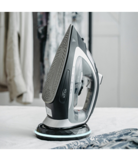 Adler Steam Iron | AD 5043 | Steam Iron | 2800 W | Water tank capacity 300 ml | Continuous steam 30 g/min | Steam boost perform